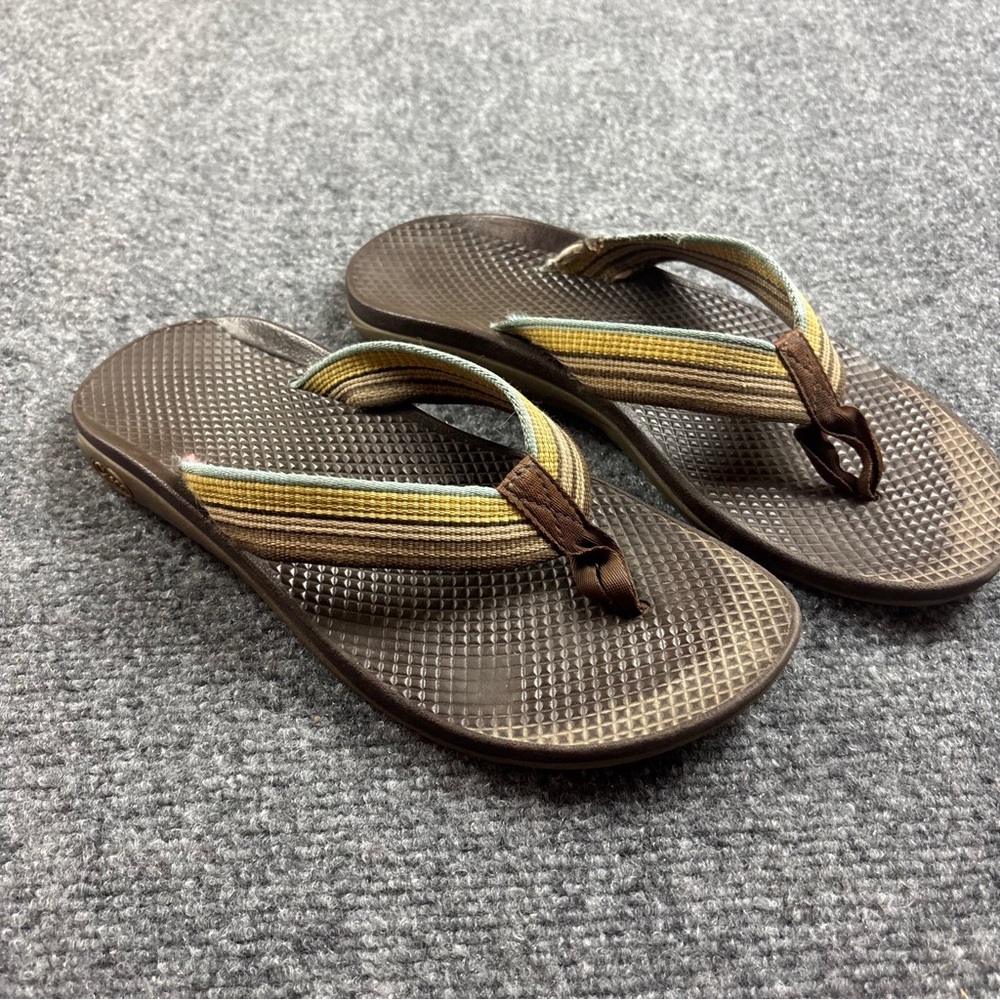 CHACO Women’s Classic Flips Flip-Flops Brown size: 8